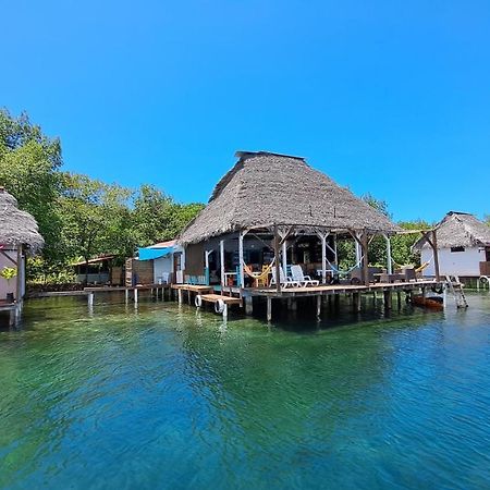El Clandestino Villa Bocas Town Exterior photo